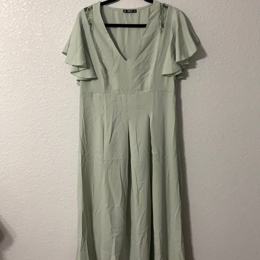 Midi butterfly sleeve dress